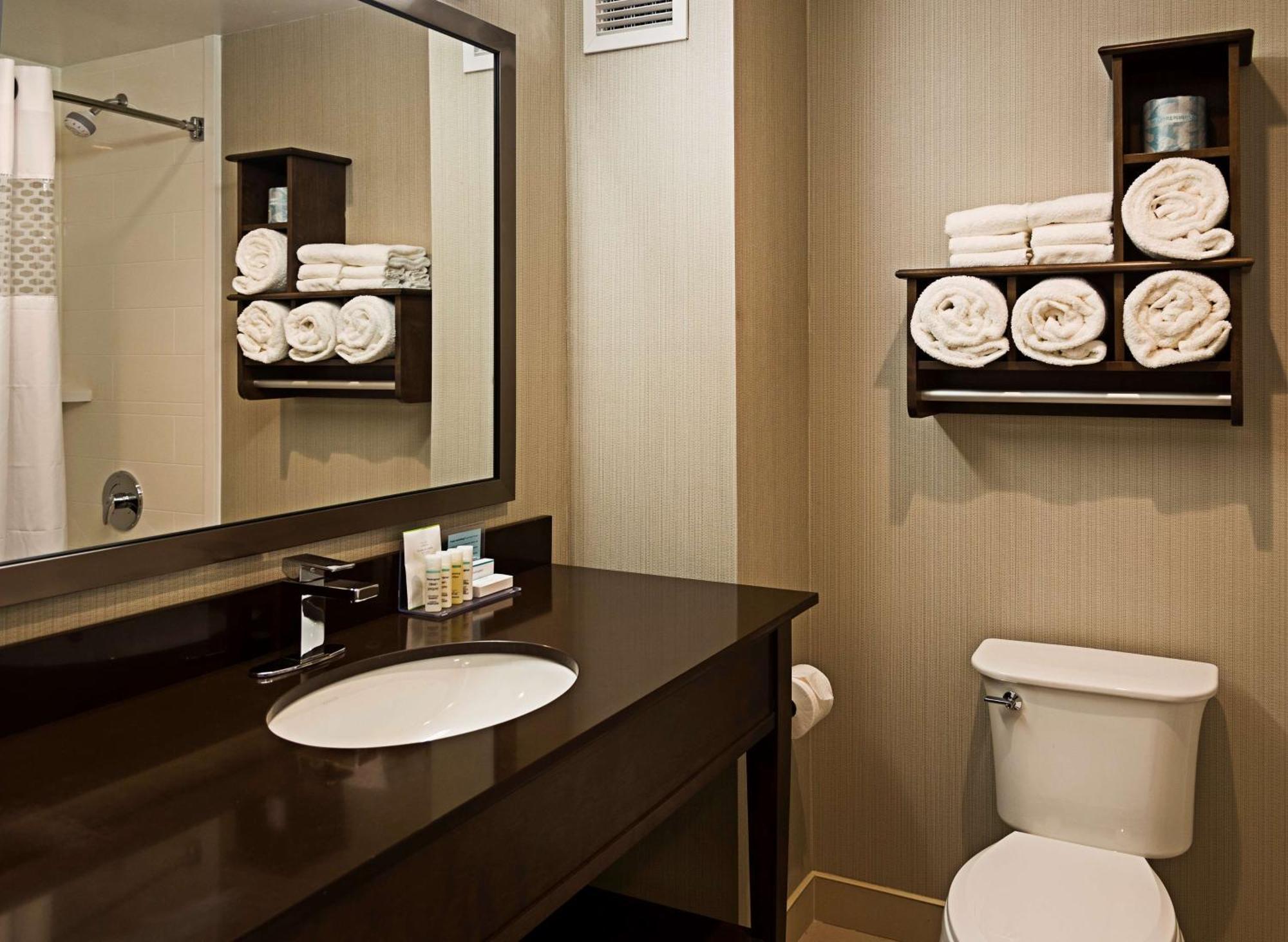 Hampton Inn By Hilton Ottawa Airport Exterior foto